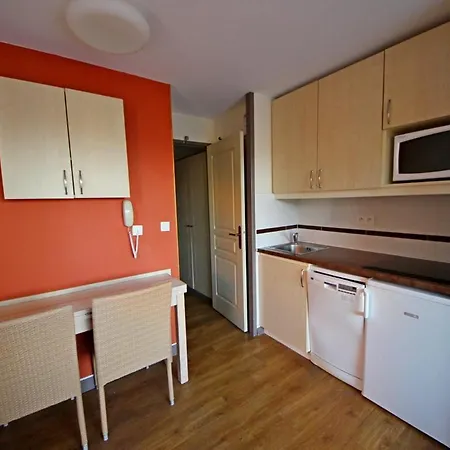 1a - C9 377 - 441la Apartment *